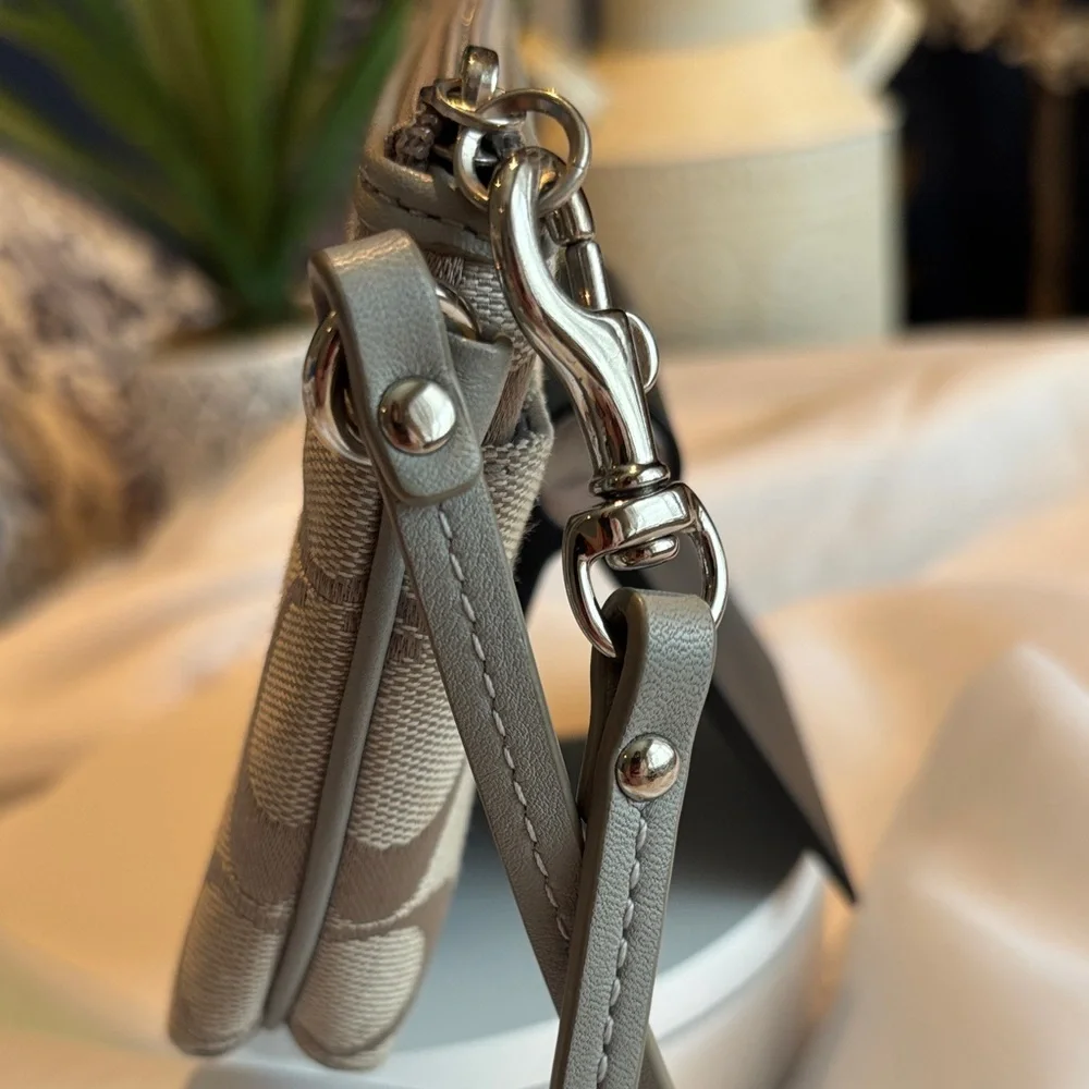 Coach Signature Wristlet - Light Gray